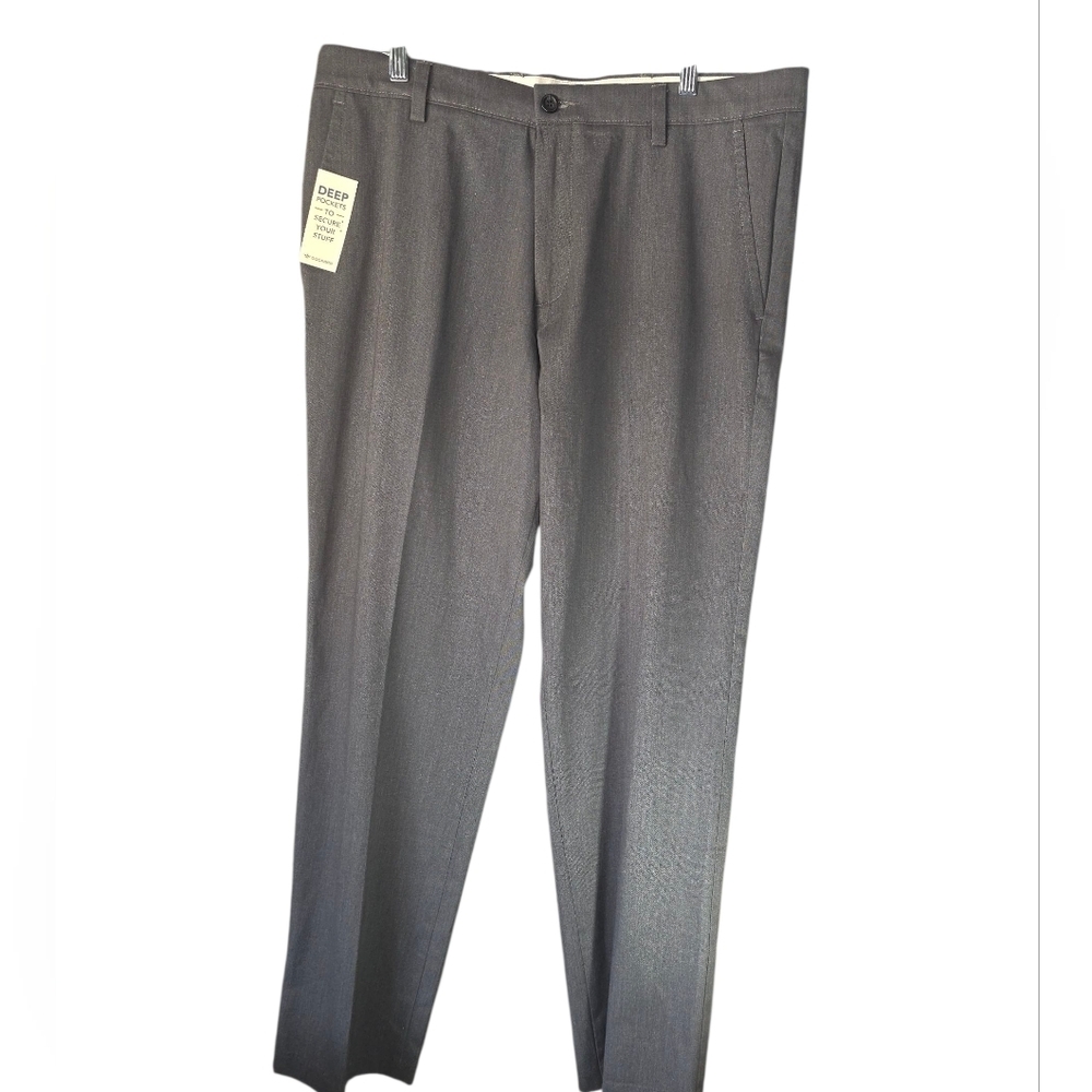 Dockers Easy Khaki-Straight Fit Stretch Performance  36x32 (NWOT) Deep‎ Pockets